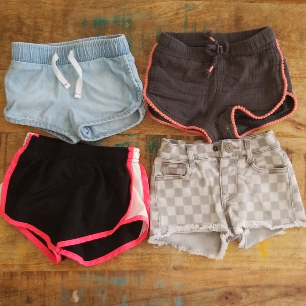 🌼🌼12M Girls shorts bundle (4pc)🌼🌼